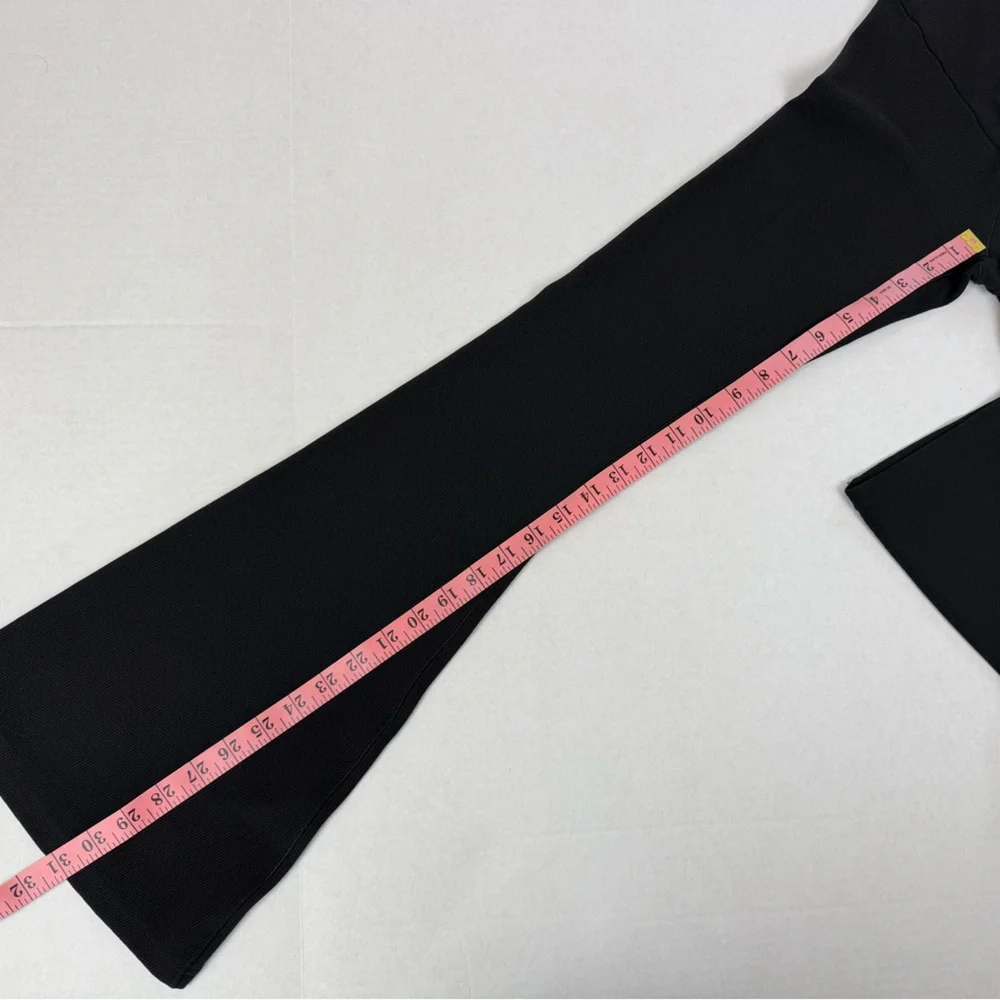NWT Aerie OFFLINE High Rise Flare Leggings Black Ribbed Yoga Pants S - Picture 11 of 11